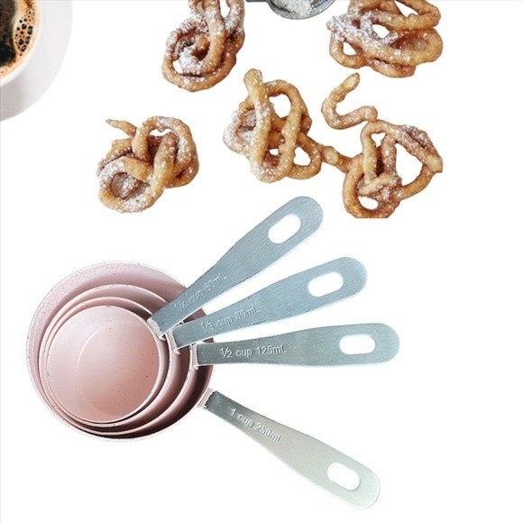 None Other - Metal Pink Measuring Cups